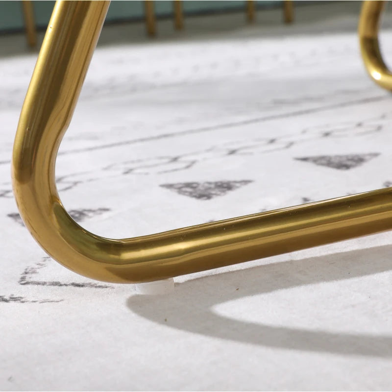 Poltrona imbottita in poliestere da 28" con base dorata