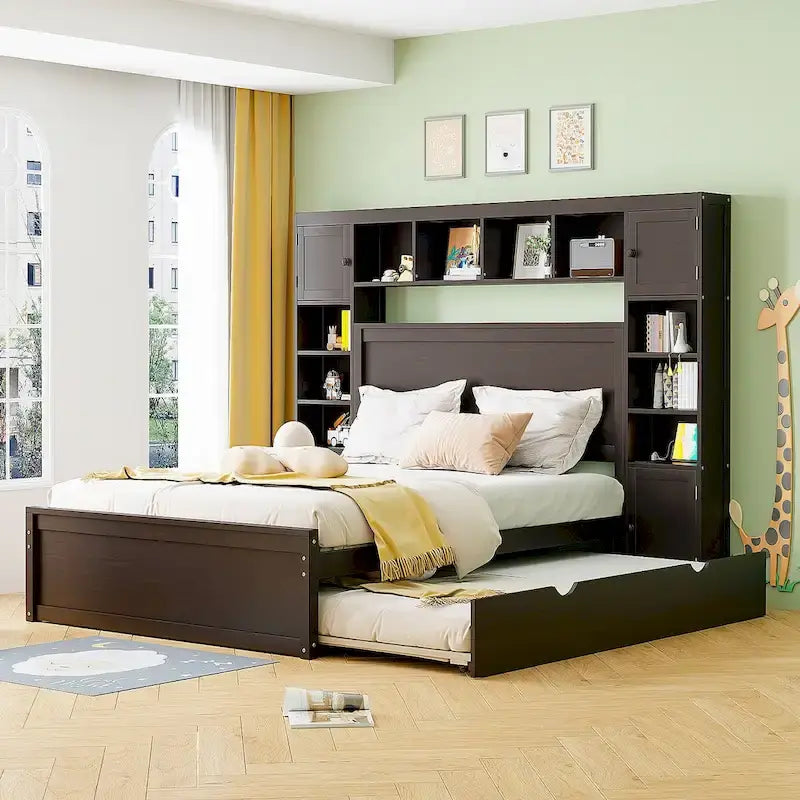 Letto matrimoniale in legno con mobile contenitore integrato